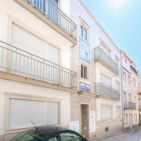 Charming Nazare Apartment-1 Minute To The Beach Екстериор снимка