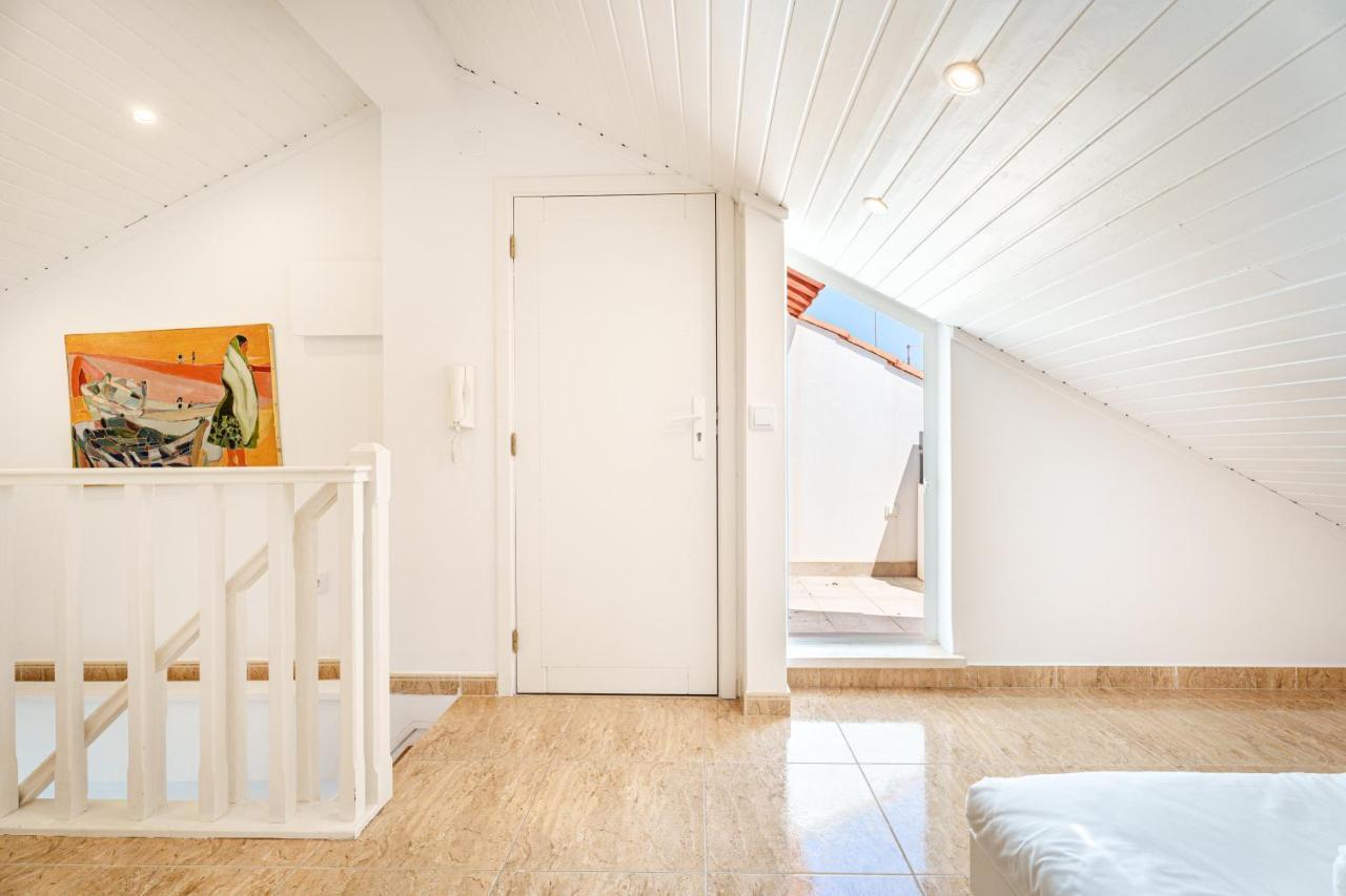 Charming Nazare Apartment-1 Minute To The Beach Екстериор снимка