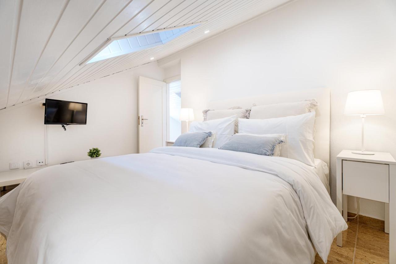 Charming Nazare Apartment-1 Minute To The Beach Екстериор снимка
