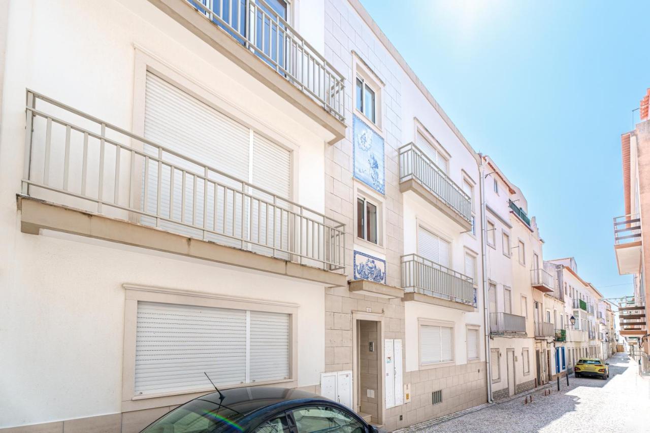 Charming Nazare Apartment-1 Minute To The Beach Екстериор снимка